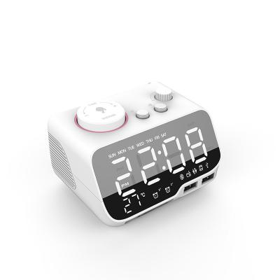 中国 ミラーLCDの表示のブルートゥース TFカードが付いている携帯用目覚し時計のラジオ 販売のため