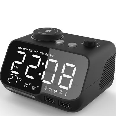 China FM AM Portable Clock Radio With Sleep Timer Alarm Multifunctional for sale