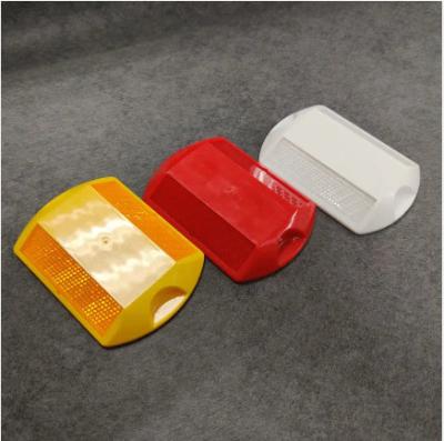 China CE Road Safety Products Cat Eye Traffic Safety Plastic Road Marker for sale