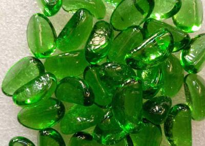 China CASHEW GLASS BEAD -green for sale