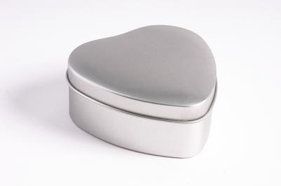 China Metal Heart Shaped Tin Box Container For Candle And Chocolate And Cream pack for sale