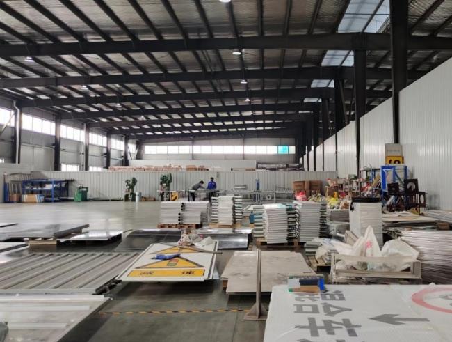 LU Reflective Sheeting product demonstration and application examples