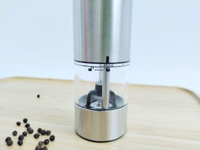 China Silver Stainless Steel Pepper Grinders With Adjustable Grind Settings for sale