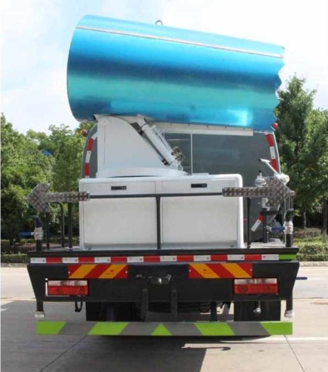 Side view of Dust Suppression Mist Cannon Truck