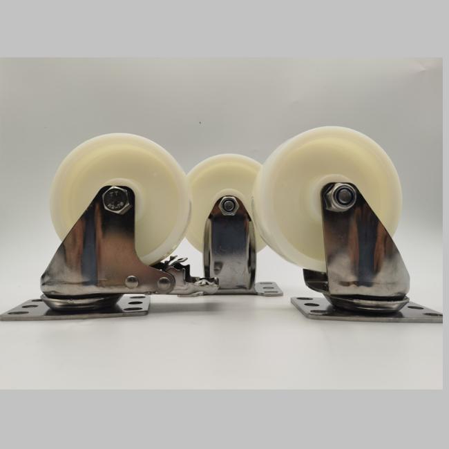 Medium-duty double-axis TPR casters detailed view