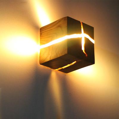 China Loft Industrial Retro Indoor home decor Wall light cube wood wall lamp (Wh-VR-94) for sale