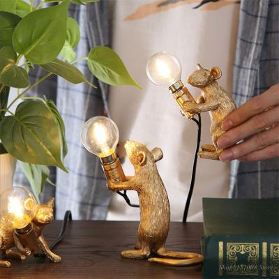 China Seletti Resin Animal Rat Mouse Table Lamp Small Mini Mouse Cute LED Home Decor Desk Light(WH-MTB-07) for sale