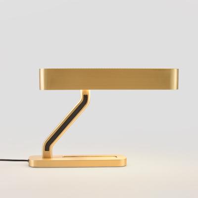 China Modern Gold Metal Table Light Living Room Bedroom Bedside Colt LED Table Lamp(WH-MTB-238) for sale