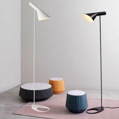 China Arne Jacobsen Floor Lamp Living Room Studio minimalist lamp Black White design floor lamp(WH-VFL-02) for sale