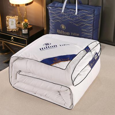 China Custom Size Sustainable Hilton Hotel Textile Quilt Duvet Bedding with 100% Polyester for sale