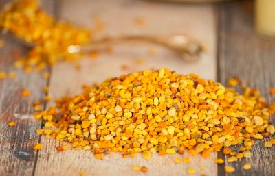 中国 100%の有機性未加工蜂の花粉の純粋で新しい茶花粉の蜂のビタミンの直接大きいGranualの有機性蜂の食糧工場 販売のため