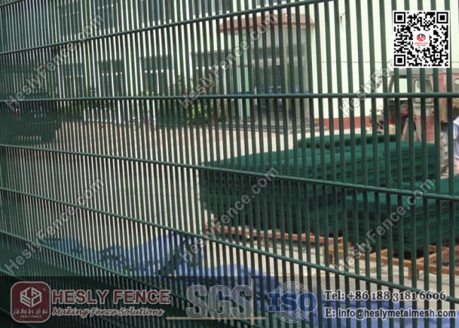 358 anti-cut mesh panels