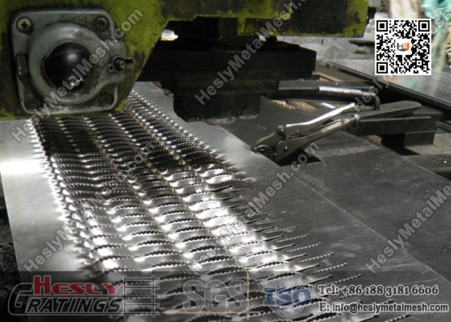 Metal Safety Grating with anti-slip mesh