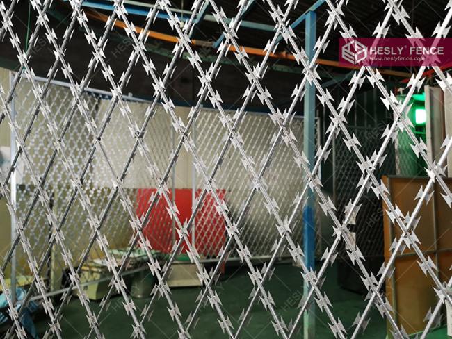 rhombus razor mesh fence