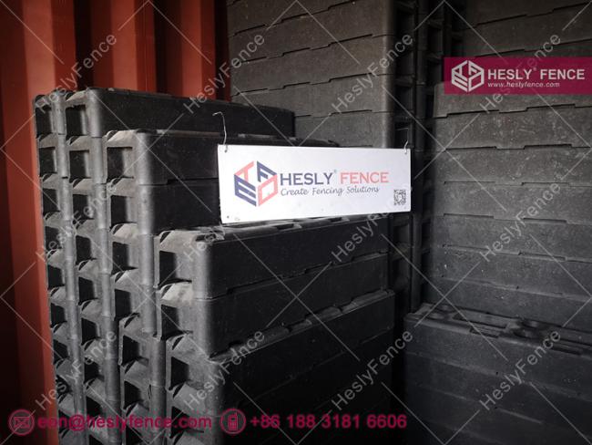 recycled rubber feet for temporary fencing