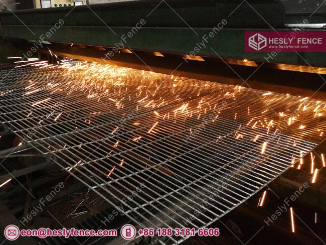 358 anti climb mesh fence China Factory