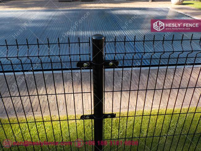welded wire mesh fence