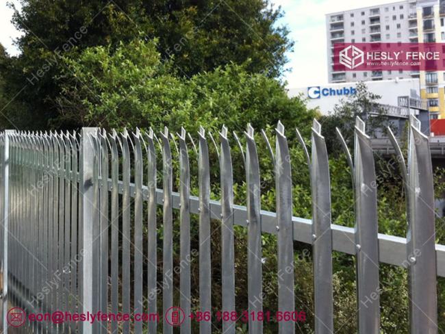 W section palisade fence