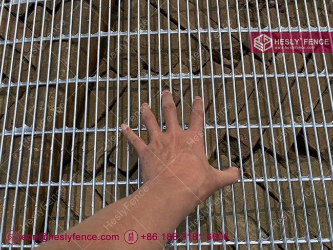 358 ANTI CUT MESH FENCE