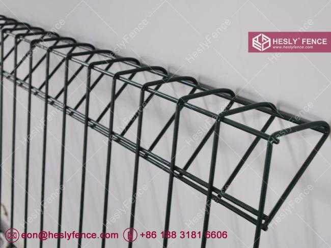 Roll Top Bottom Mesh Fence