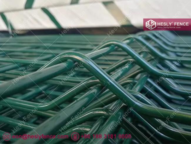 3D curvy Mesh Fencing