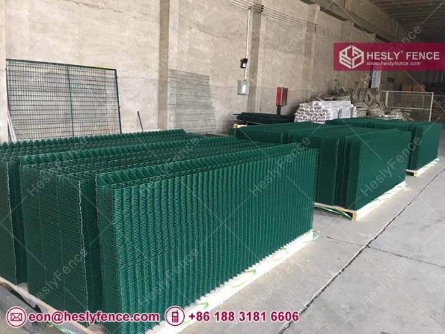 welded wire mesh fence