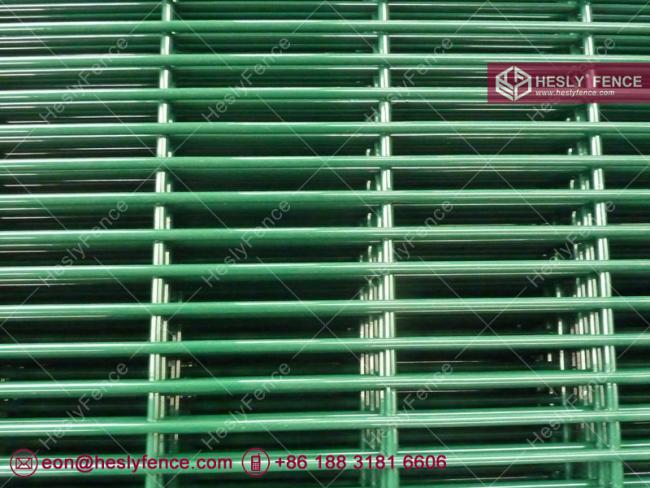 green clear view mesh fencing