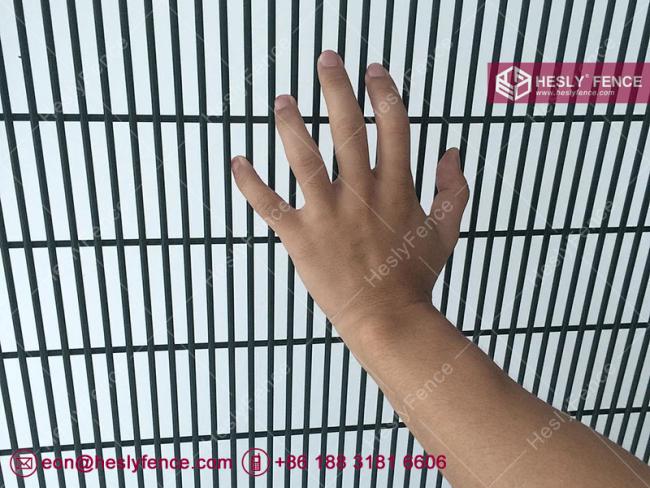 black 358 anti cut fencing