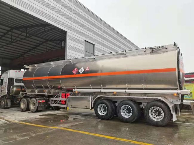 High Quality Anti-Corrosion Lining Transport Truck Anton Oil Tank Semi-Trailer