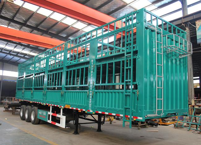 Pig/Cattle/Cow Carrier Trailer 40t Fence Truck Trailers