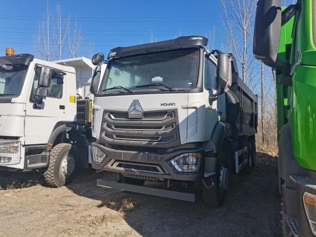 Chinese Factory Used HOWO 8X4 Heavy Haulage Truck in Great Condition