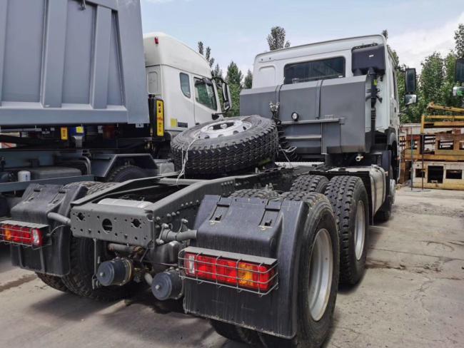 Sinotruck Excellent Condition 10 Wheels Tractor Truck Tractor Head on Sale