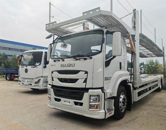 left side ISUZU GIGA 4x2 5 Car Carrier Truck High Capacity 5 Units Vehicle Transport Tow Truck