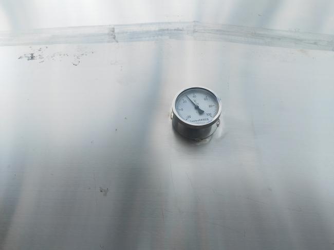 3 Axle Stainless Steel Trailer - Gauge Detail