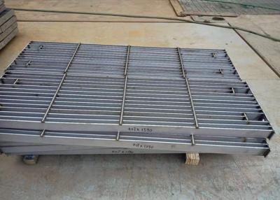 China Las aguas residuales de rejilla de acero industriales de alta resistencia galvanizaron la calzada de la reja de la barra de acero en venta