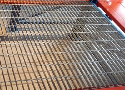 China Hot Dipped Galvanized Serrated Steel Grating Shelves Pallet Racking / Display Racks for sale
