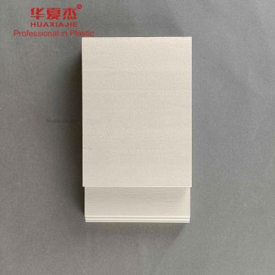 China High Density Pvc Trim Moulding Decorative For House Wall Decoration en venta