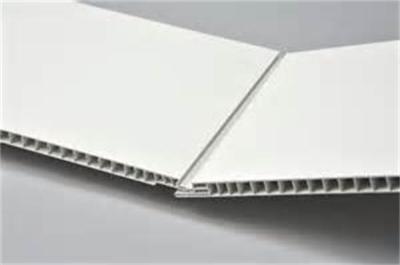 China Os painéis de teto simples brancos do Pvc cobrem/os painéis parede do quadrado UPVC à venda