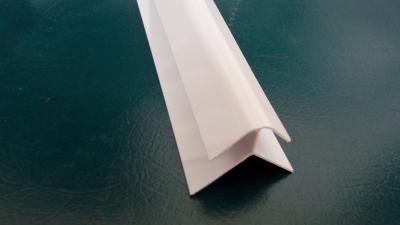 Chine L'extrusion de fenêtre de PVC de décoration profile le Jointer externe/intérieur à vendre