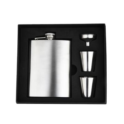 China Liquor Whiskey Hip Flask Gift Set ,  Stainless Steel Alcohol  Hip Flask for sale