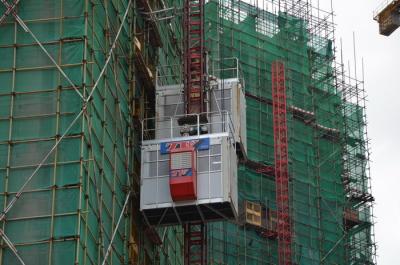 China Velocidad del pasajero 3000kg 63m/Min Building Construction Hoist Middle en venta
