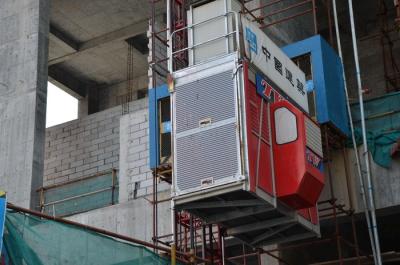 China 30m/Min Fixed Speed Construction Passenger Hoist Lift SC200 for sale