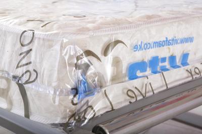 China rolo plástico impresso transparente do filme de estiramento do polietileno da largura de 10cm para empacotar à venda