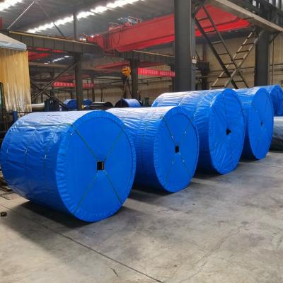 Chine 700mm 1 couche à bandes de conveyeur en caoutchouc de 10 couches à vendre