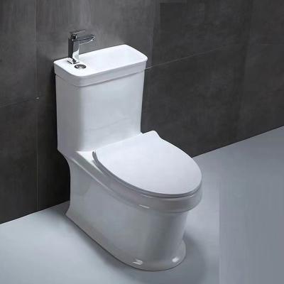 China Ceramic Bathroom Toilet Bowl , 700x385x745mm One Piece Toilet Sink Combo for sale