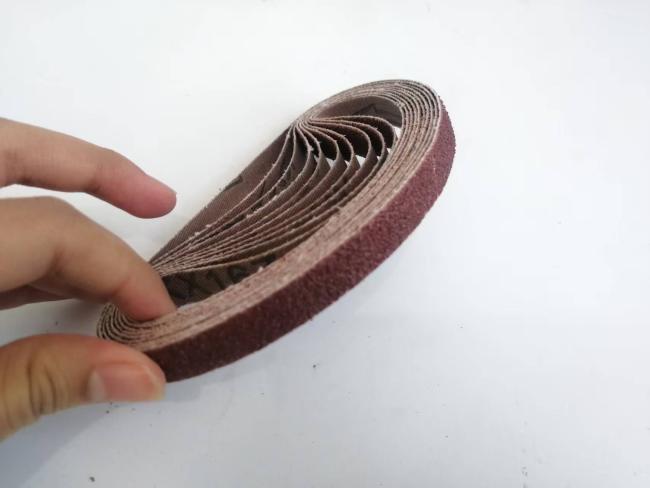 Industrial application of red sanding belt
