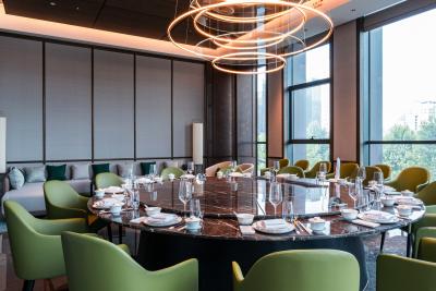 China Silla de mesa de muebles de alta gama personalizada para restaurantes de lujo en venta