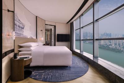 Chine Rassemblement nécessaire et meubles de chambre d'hôtel blanc ensemble avec planche à pieds en couleur de à vendre