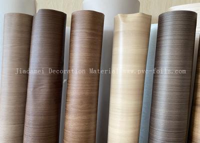 China Películas decorativas de PVC en rollo Película de muebles de grano de madera para producir paneles de WPC en venta