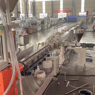 Chine Machines de fabrication de tubes en PE de 800 kg/h, fabricant de machines de tubes de conduits électriques à vendre
